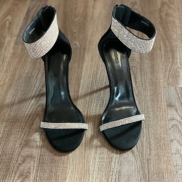 Sexy black and silver forever21 heels - Picture 6 of 7